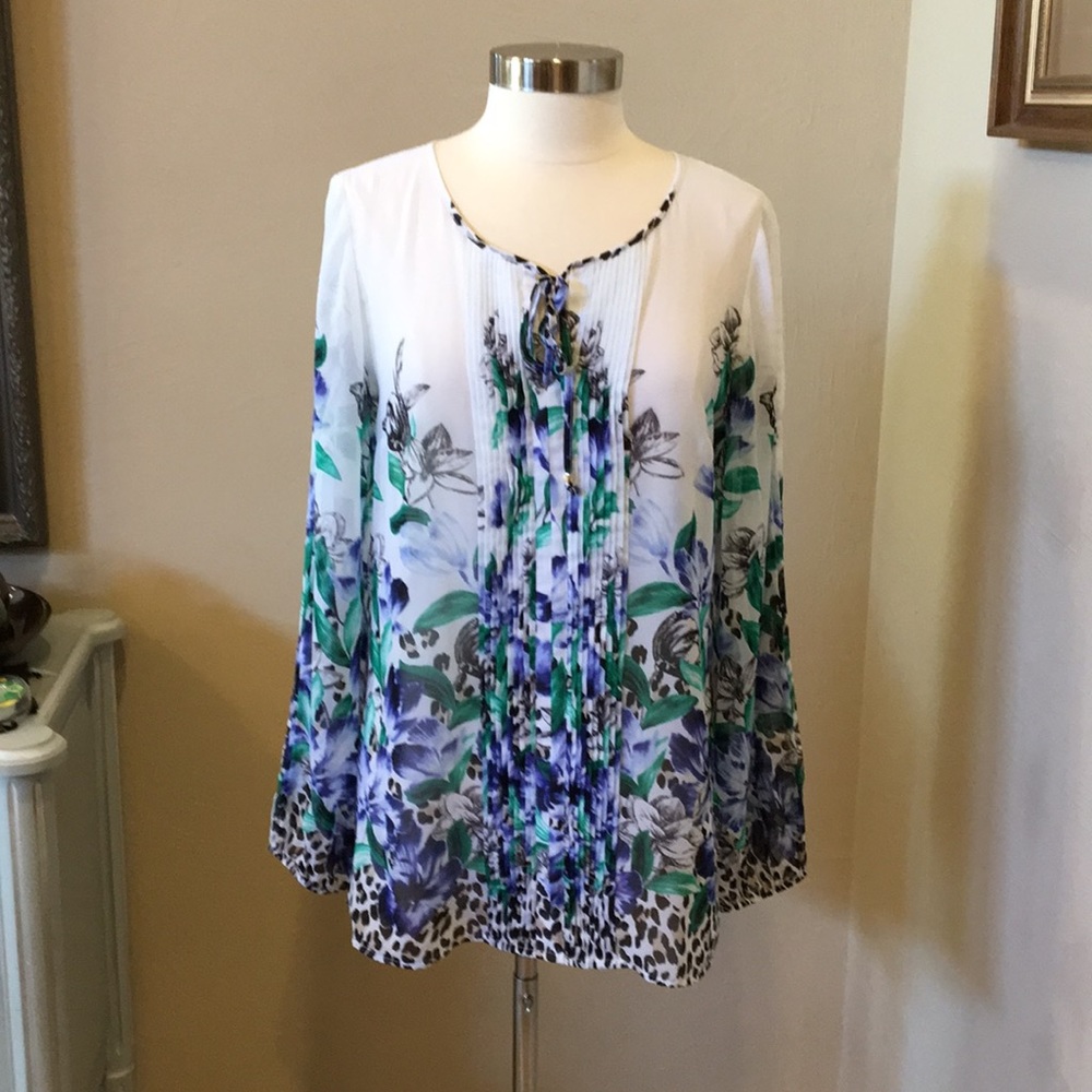 Tie-neck blouse with pin-tucked pleats